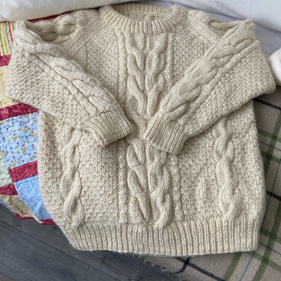 Cable knit sweater - hand made - Picture 8 of 8